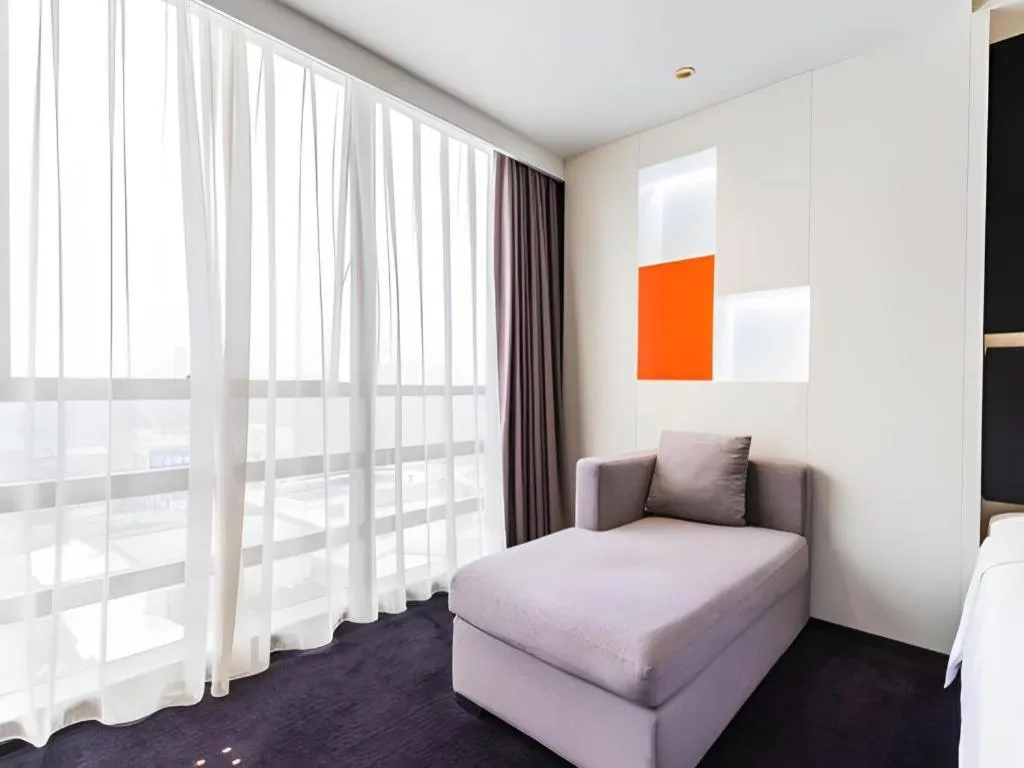 Bed in Aishang Hotel (Lecong Furniture Mall, Foshan)