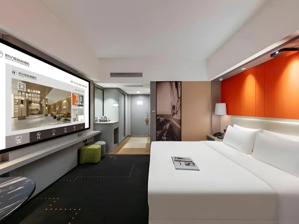 Bed in Aishang Hotel (Lecong Furniture Mall, Foshan)