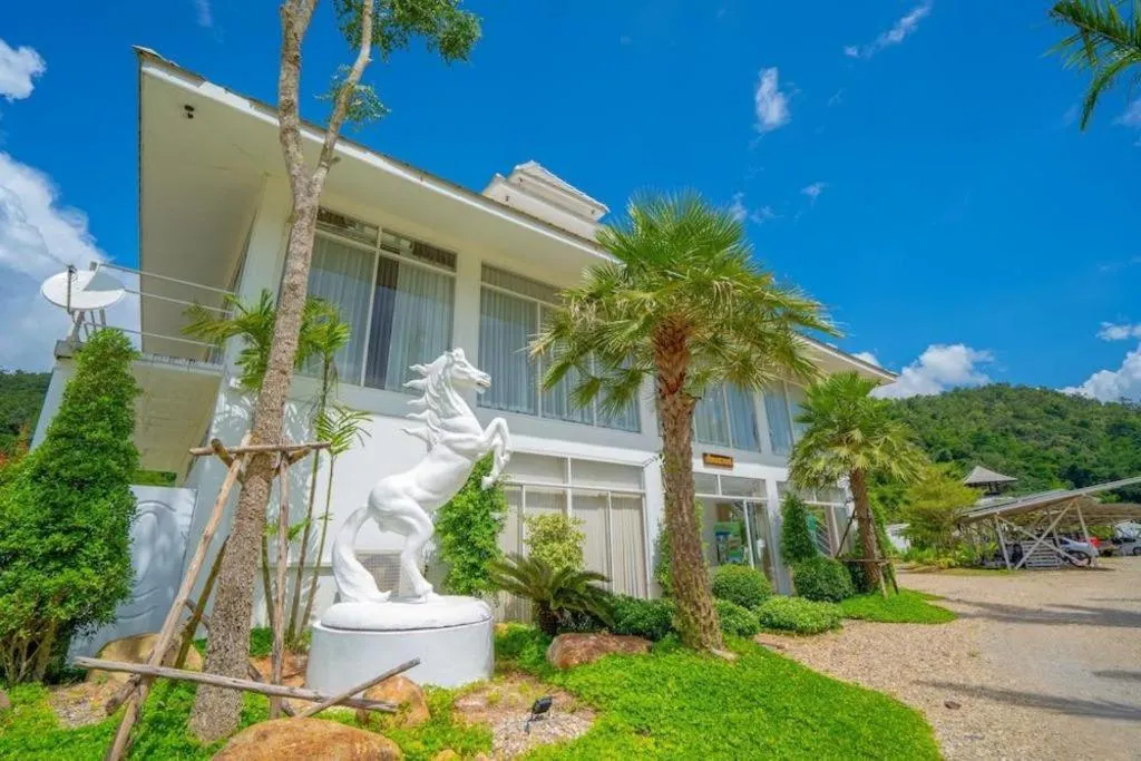 The White House Boutique Resort