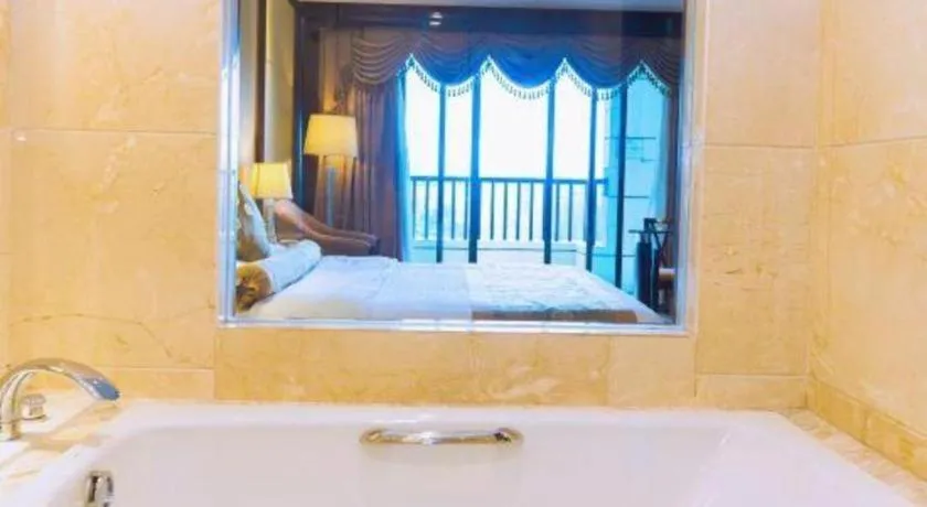 Bed in Taishan Bojue Hotel