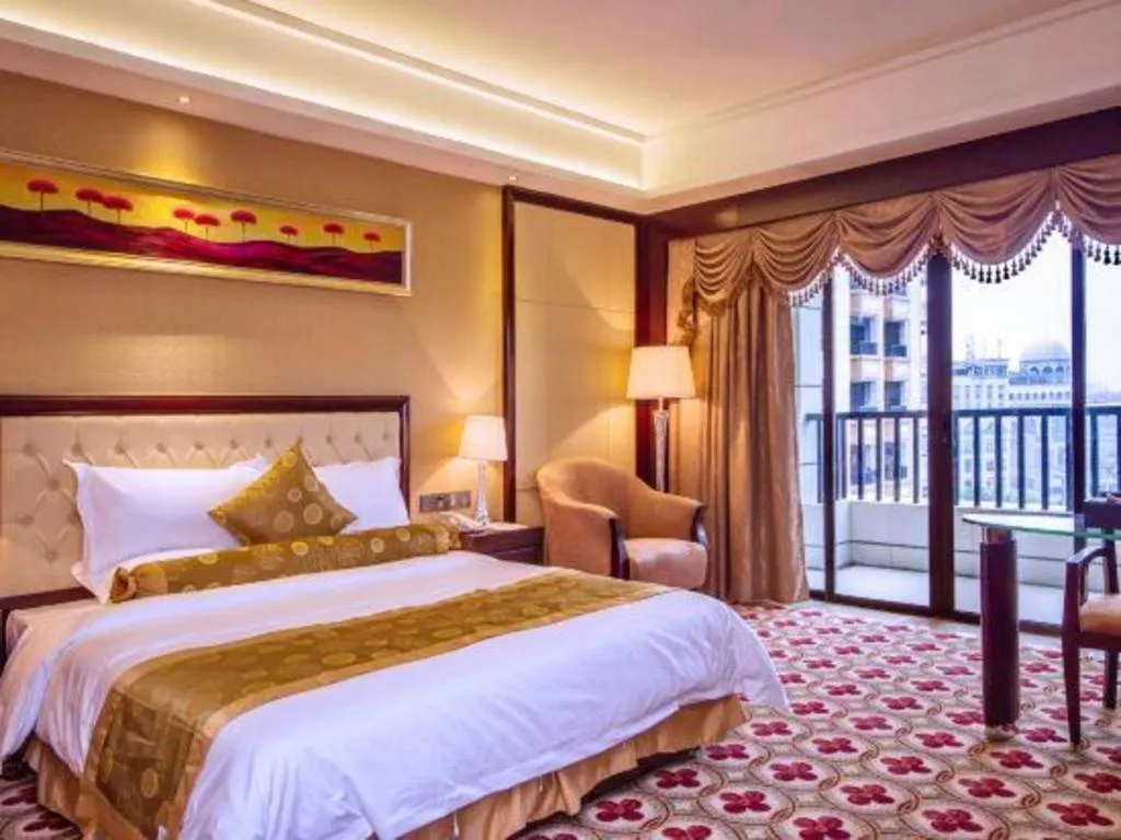 Bed in Taishan Bojue Hotel