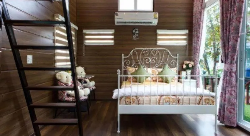 Bed in Greenview Resort