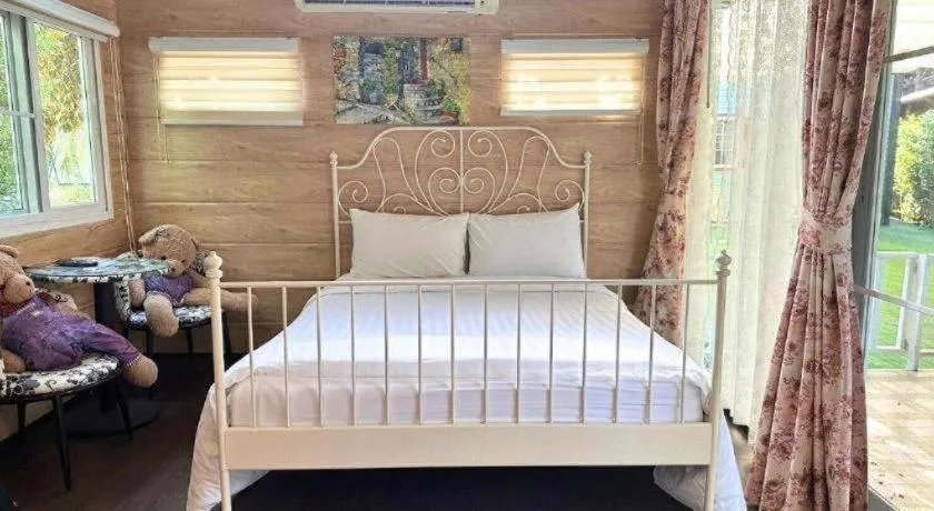 Bed in Greenview Resort