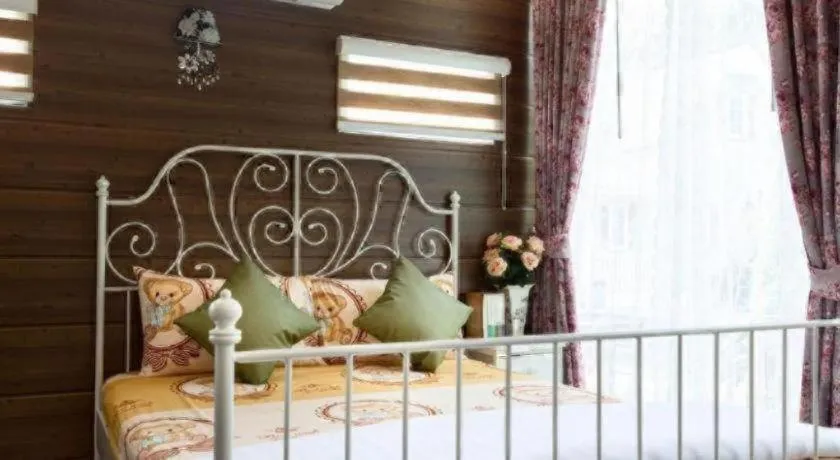 Bed in Greenview Resort