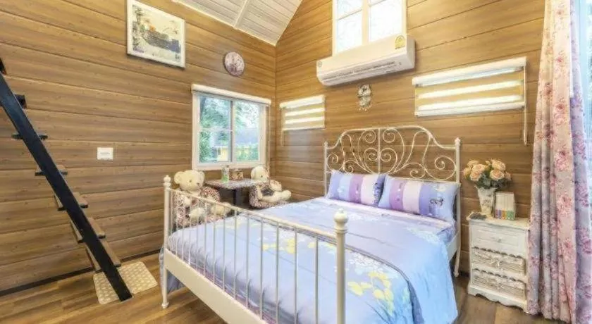 Bed in Greenview Resort