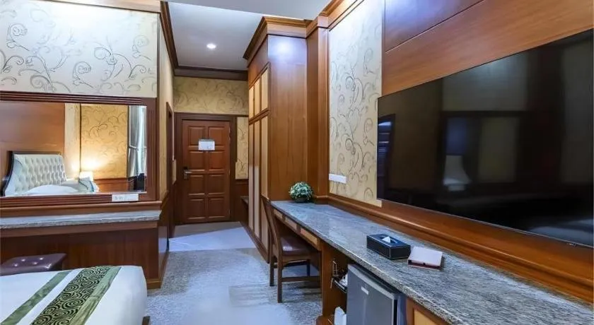 Bed in Nartsiri Hotel