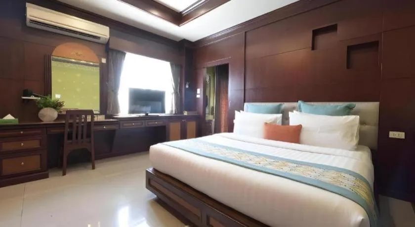 Bed in Nartsiri Hotel