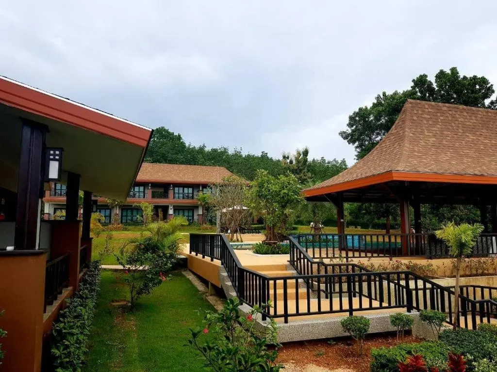 Poochommhok Resort