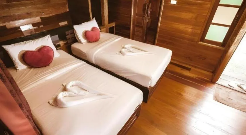 Bed in River View Resort At Chaewlan