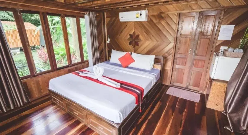 Bed in River View Resort At Chaewlan