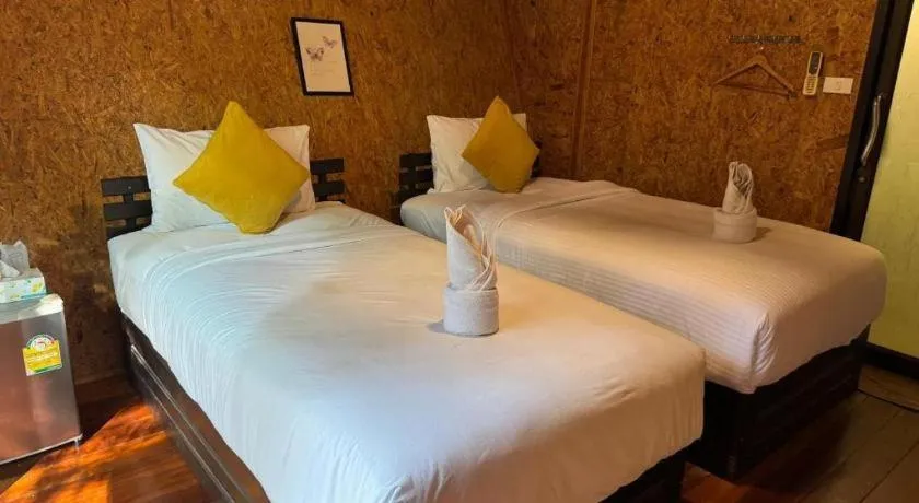 Bed in River View Resort At Chaewlan
