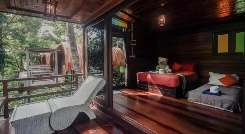 Bed in River View Resort At Chaewlan