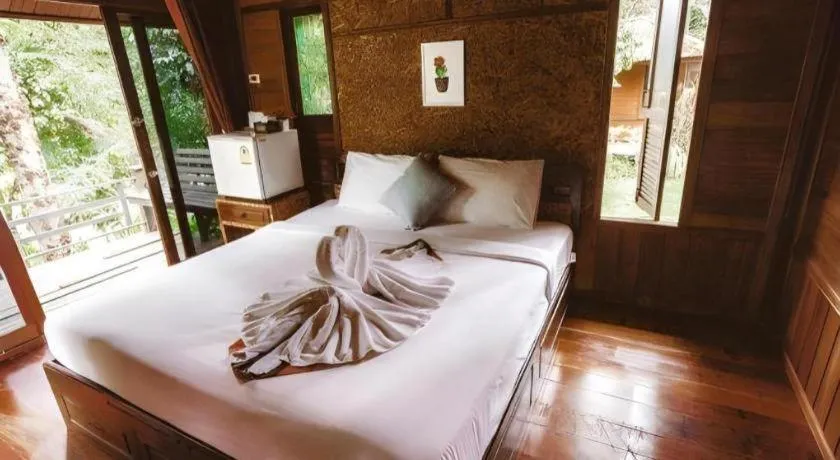 Bed in River View Resort At Chaewlan