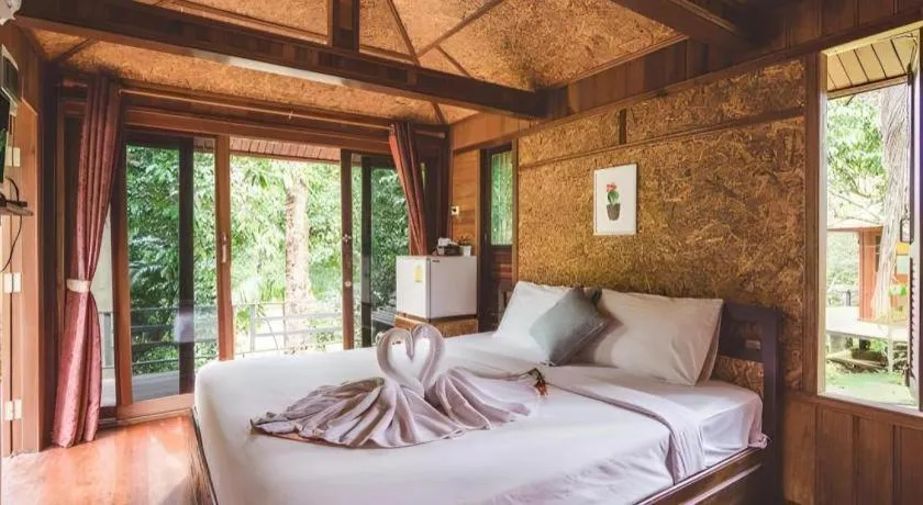 Bed in River View Resort At Chaewlan