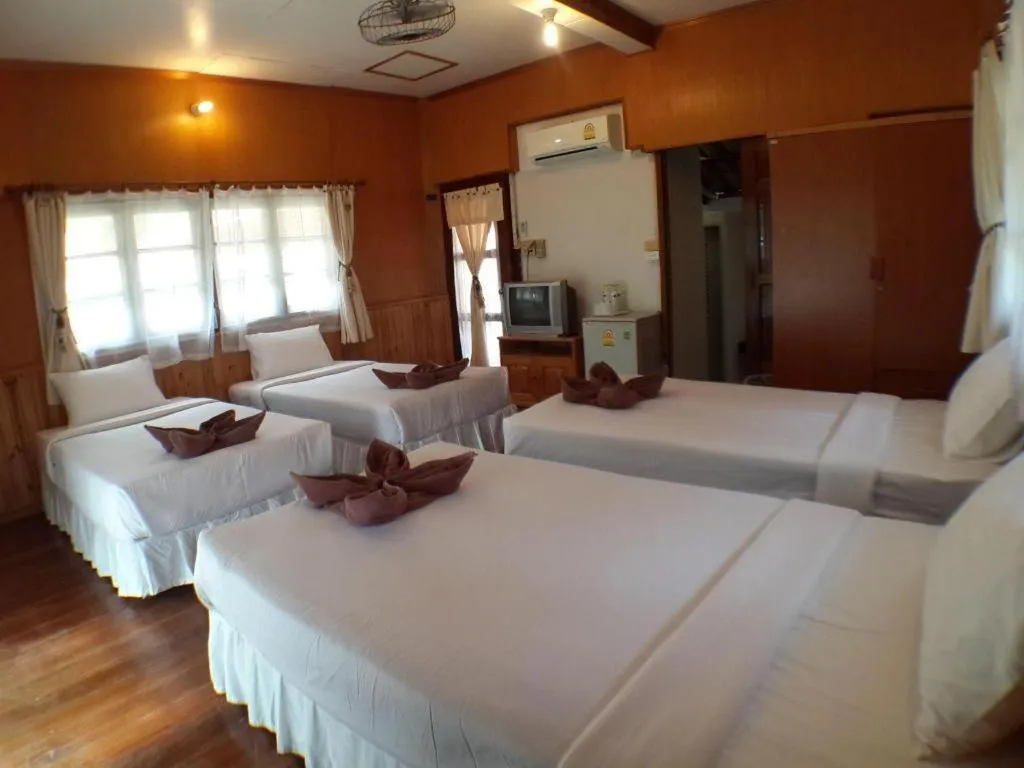 Bed in Ko Kut Ao Phrao Beach Resort