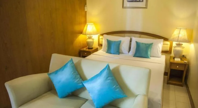 Bed in Lido Beach Hotel