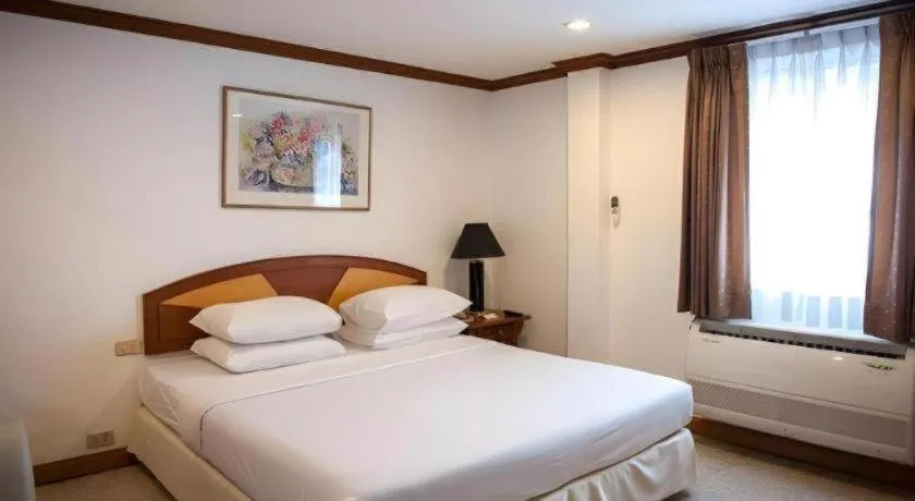 Bed in Lido Beach Hotel