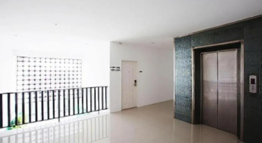 B2 Korat Boutique and Budget Hotel