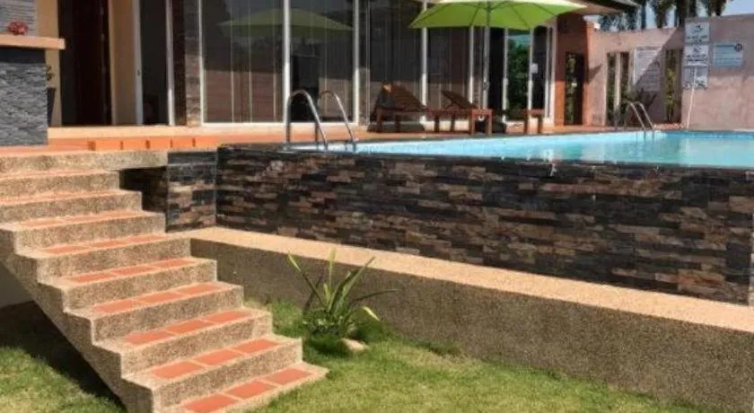 Tipparika Riverview Hotel