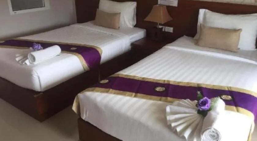Bed in Tipparika Riverview Hotel - Adult only