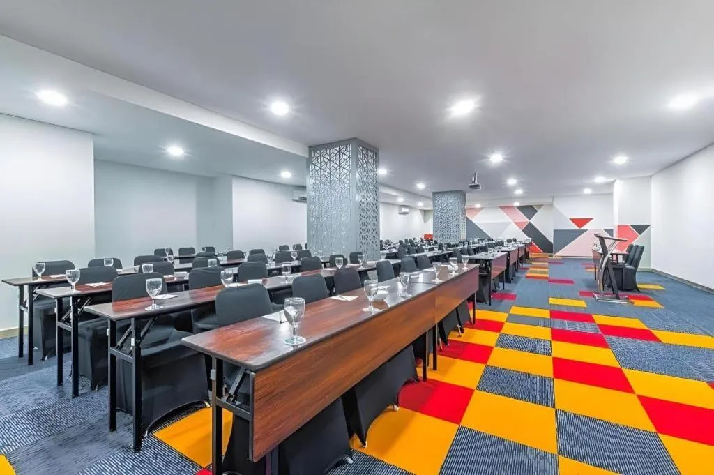 Royal Bay Hotel Makassar