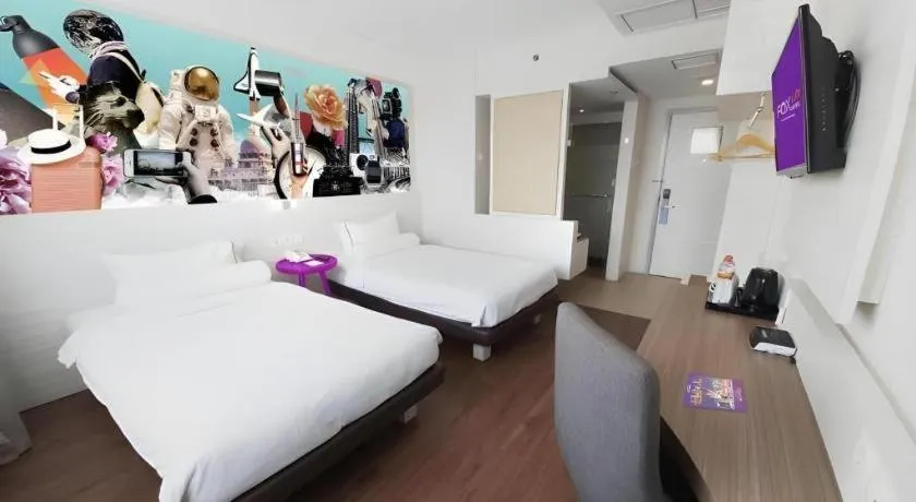 Bed in Royal Bay Hotel Makassar