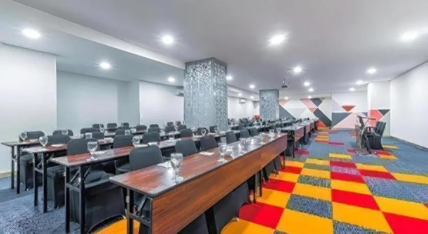 Royal Bay Hotel Makassar