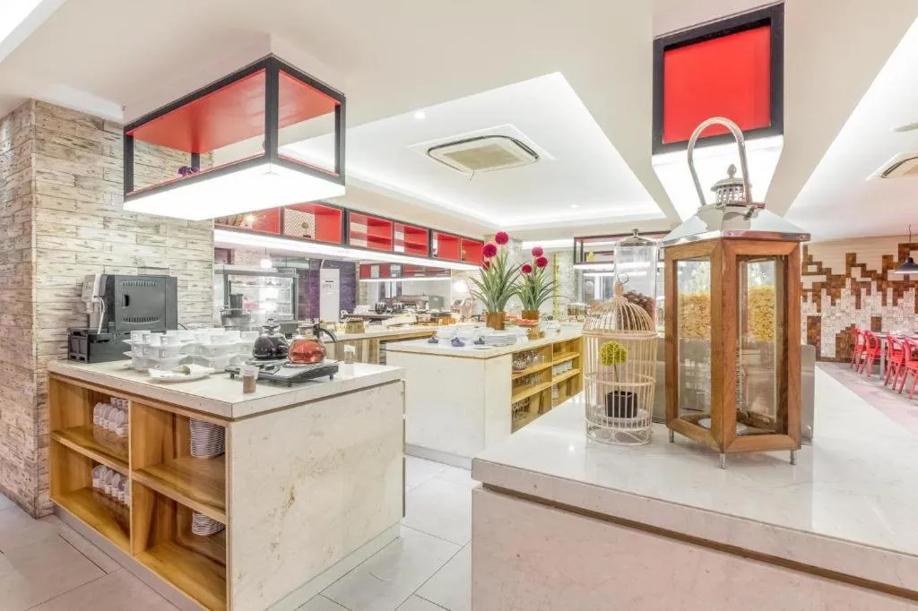 Royal Bay Hotel Makassar