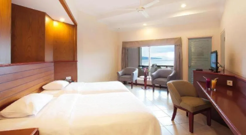 Bed in Hotel Niagara Parapat