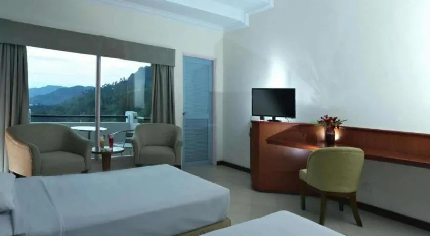 Bed in Hotel Niagara Parapat