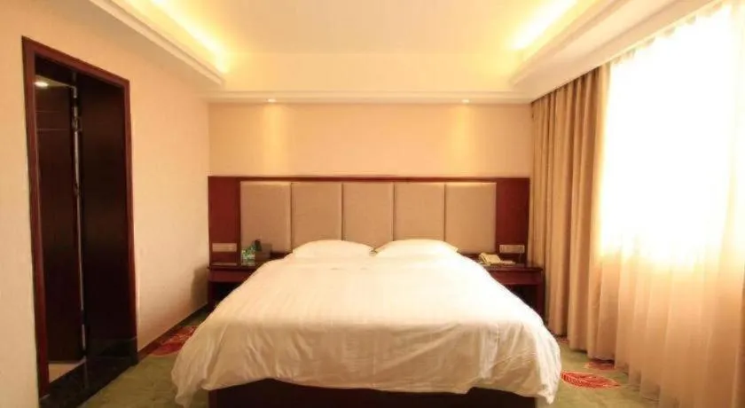 Bed in Gui Feng Hotel