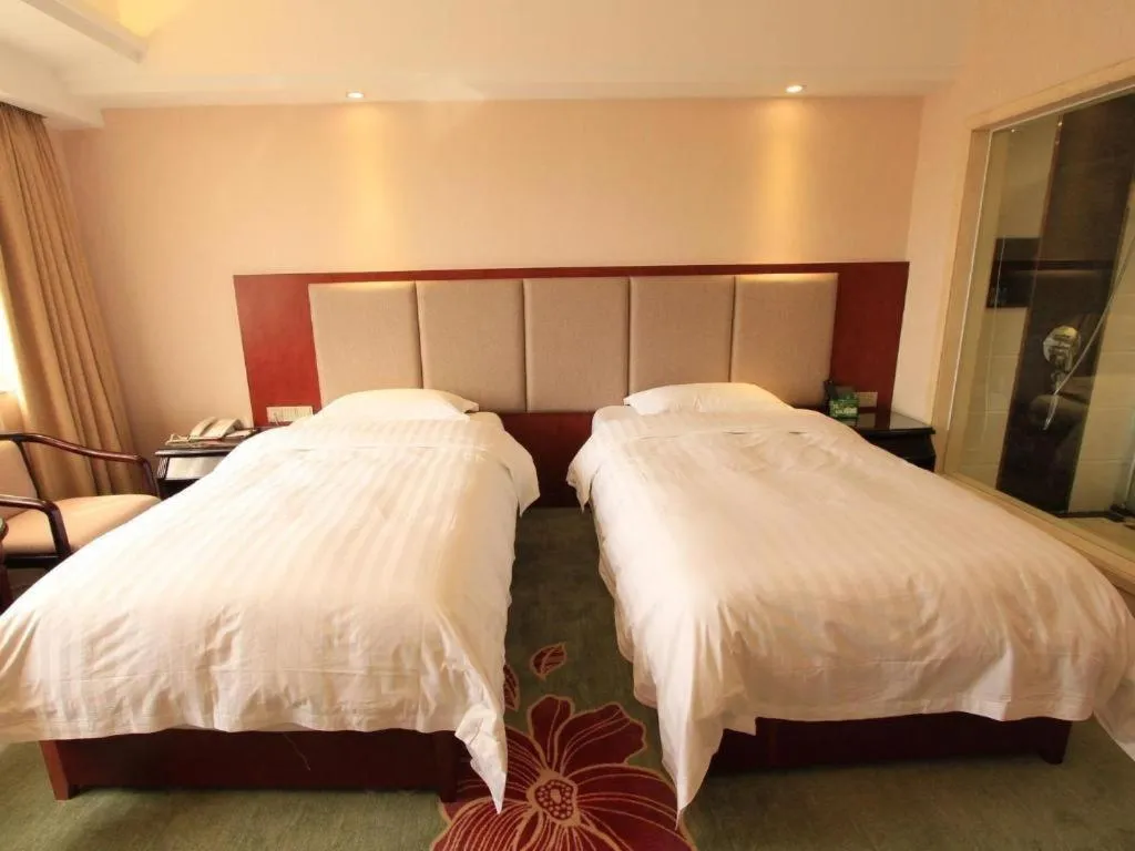 Bed in Gui Feng Hotel