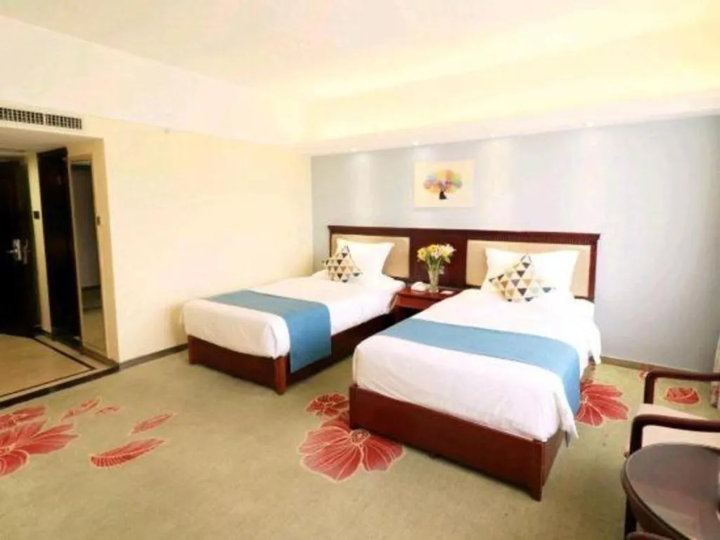 Bed in Gui Feng Hotel