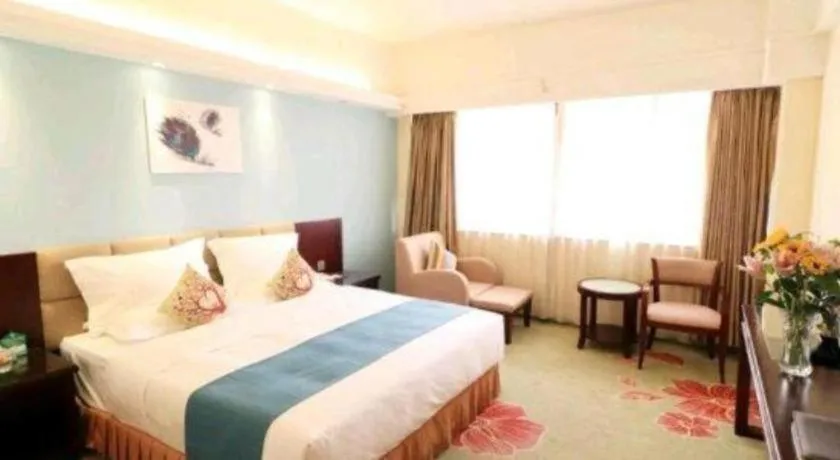 Bed in Gui Feng Hotel