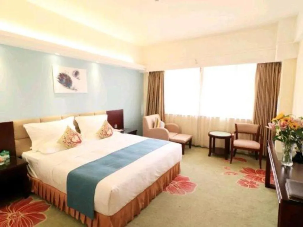 Bed in Gui Feng Hotel