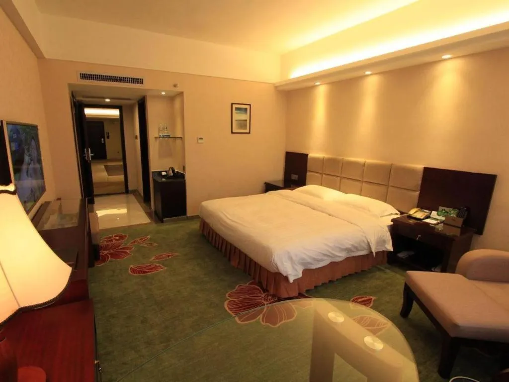 Bed in Gui Feng Hotel