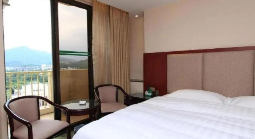 Bed in Gui Feng Hotel