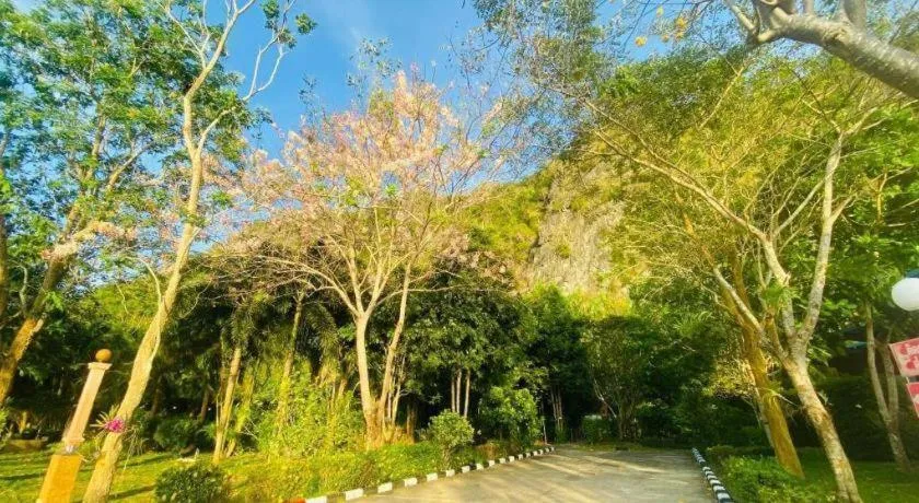 Phuphayot Resort
