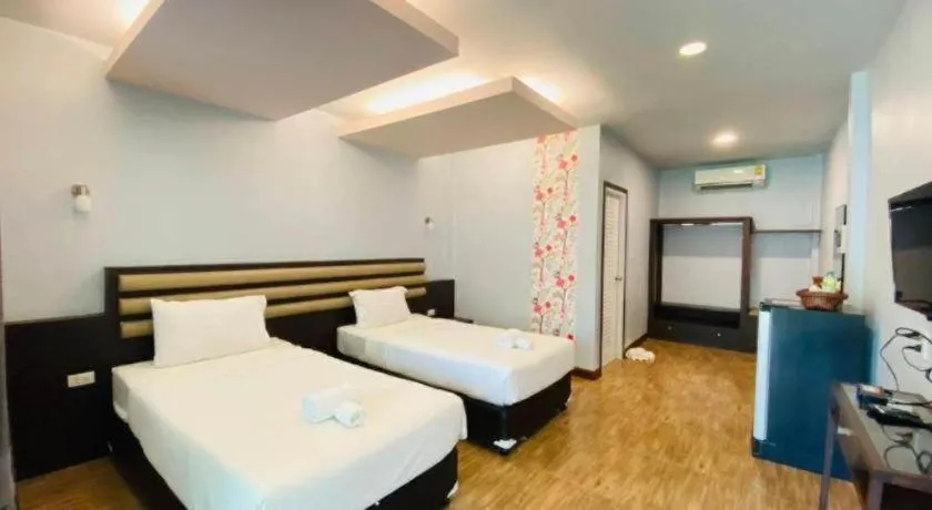 Bed in Phuphayot Resort