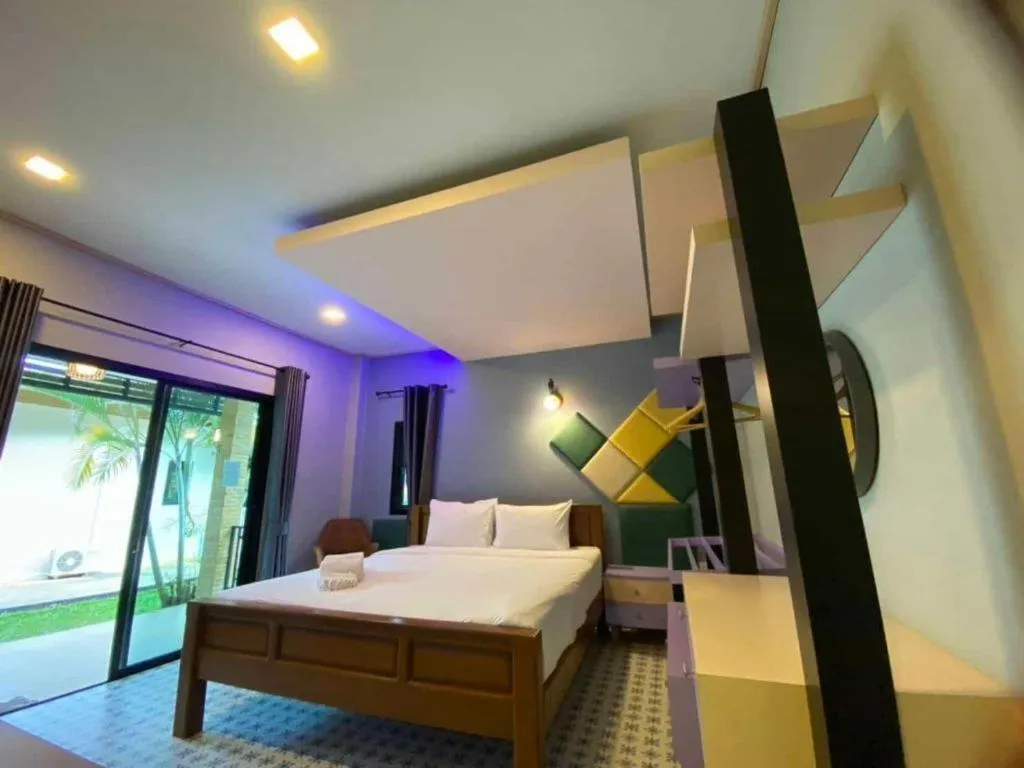 Bed in Phuphayot Resort