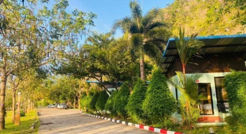 Phuphayot Resort