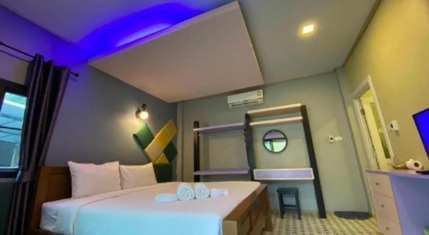 Bed in Phuphayot Resort