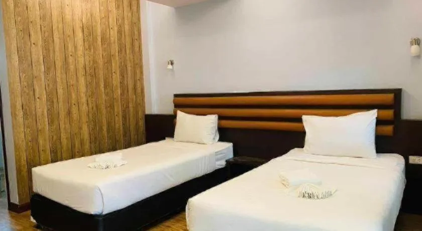 Bed in Phuphayot Resort