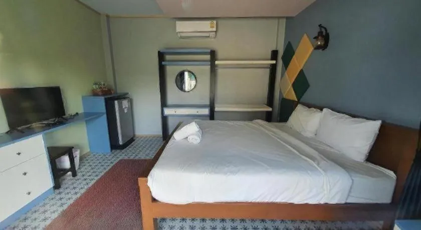 Bed in Phuphayot Resort