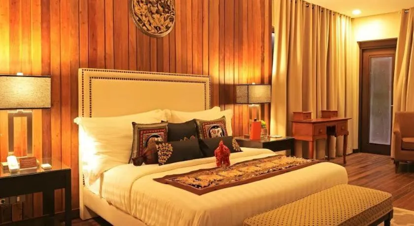 Bed in The Oriental Luxury Suites Tagaytay