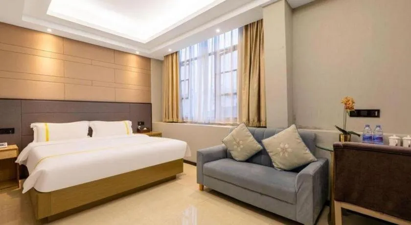 Bed in Mao Hua hotel