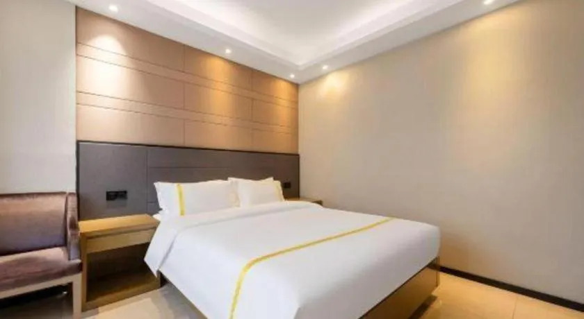 Bed in Mao Hua hotel