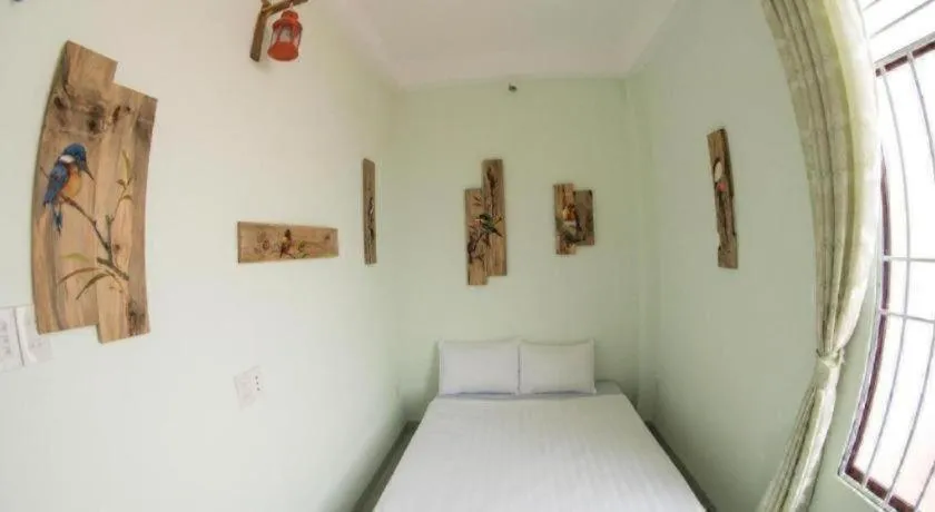 Bed in Birdnests Hotel