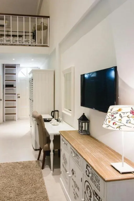 Verona Boutique Hotel - The Verona Co., Ltd