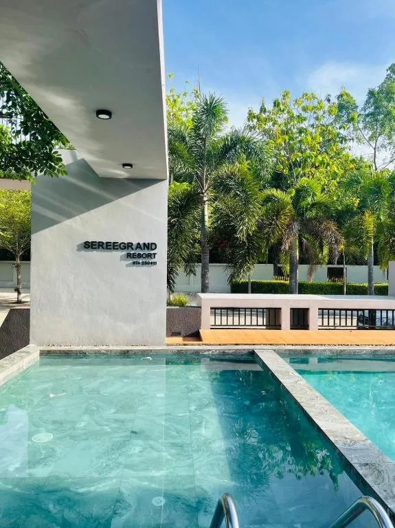 Seree Grand Resort